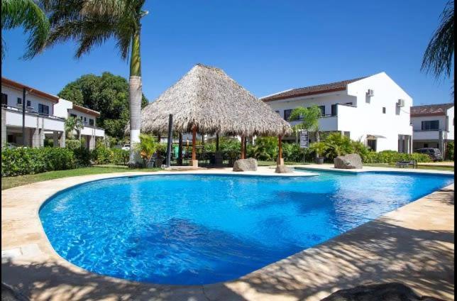 Fabulous 2-story With Big Pool - Short Drive To Beaches * Garita